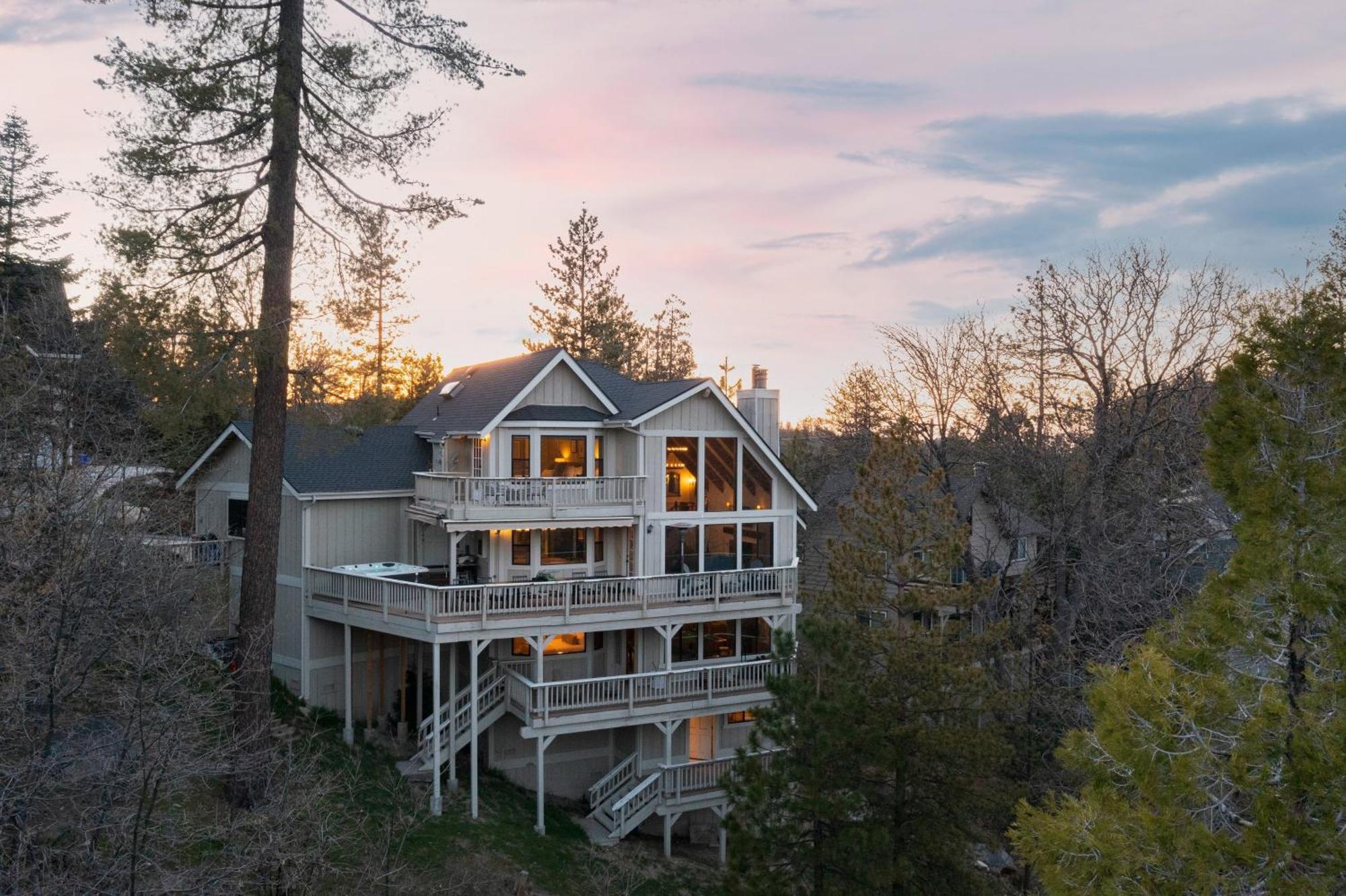 Pollock By Avantstay Stunning Views W Movie Room Hot Tub Game Room Large Balcony Lake Arrowhead Exterior foto